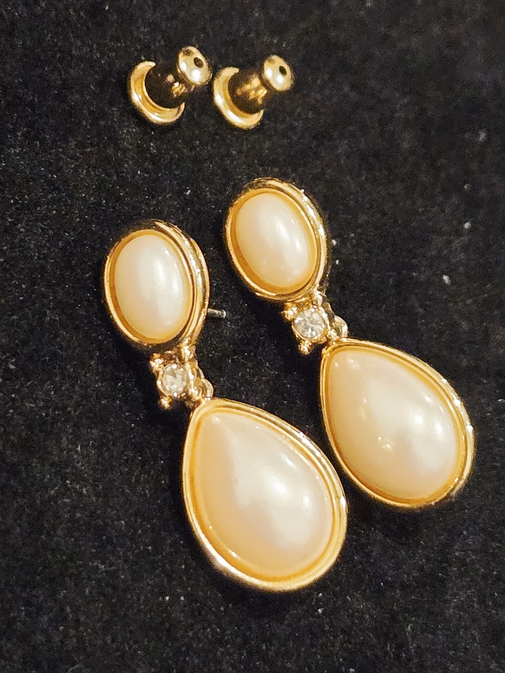 Vintage Monet Gold-Tone Pearl Drop Earrings - Cream Teardrop Dangle